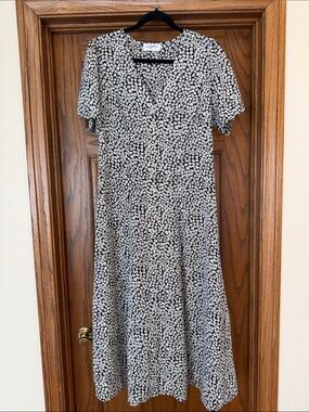 Carly Jean Black and White Floral Midi Dress